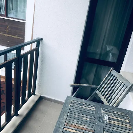 Gardens B21 Morunov Apartment Borowez